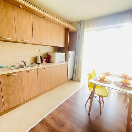 Blue Horizon Apartment *